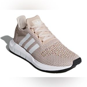 Women’s size 7 adidas Swift Run 'Clear Brown athletic shoe